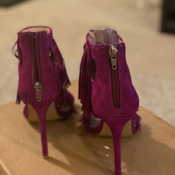 Beautiful Fringe Heels - Picture 3 of 5